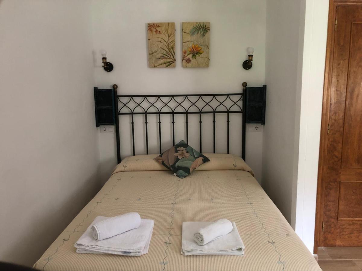 Hostal-Restaurante Fogon De Gredos Guisando Εξωτερικό φωτογραφία