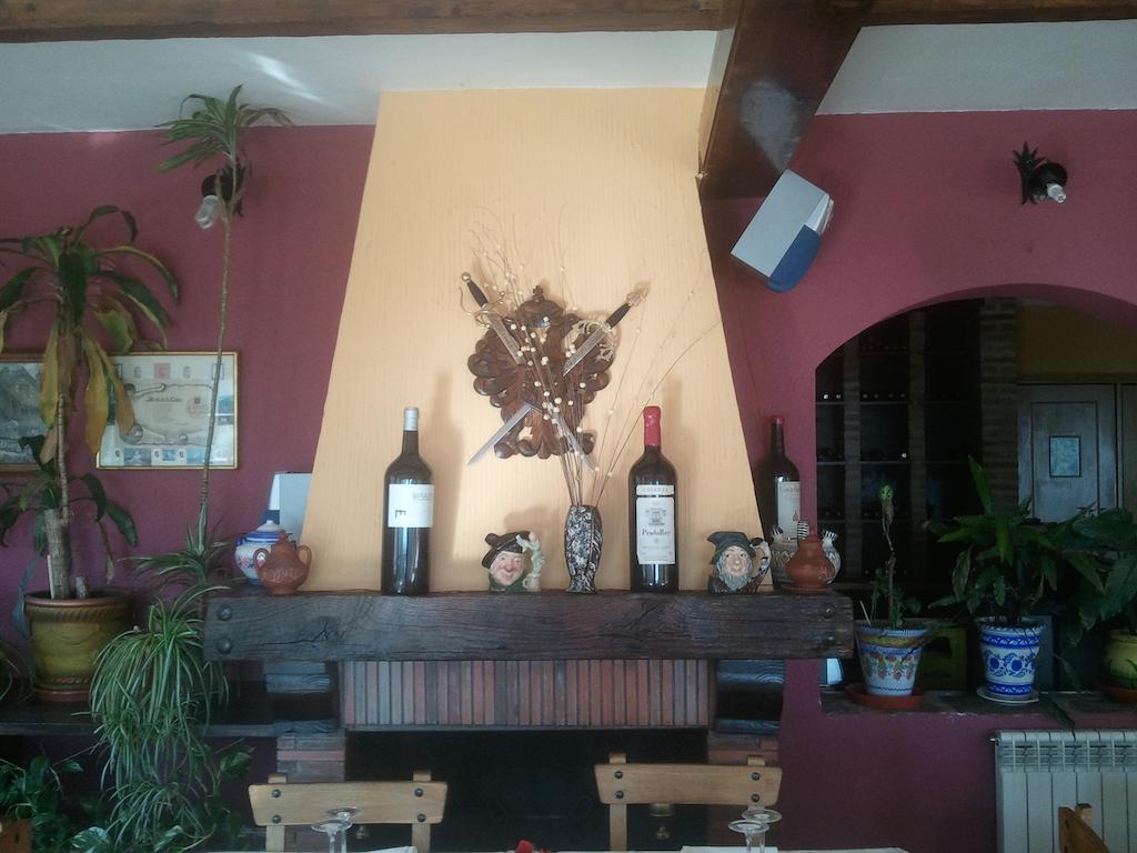 Hostal-Restaurante Fogon De Gredos Guisando Εξωτερικό φωτογραφία