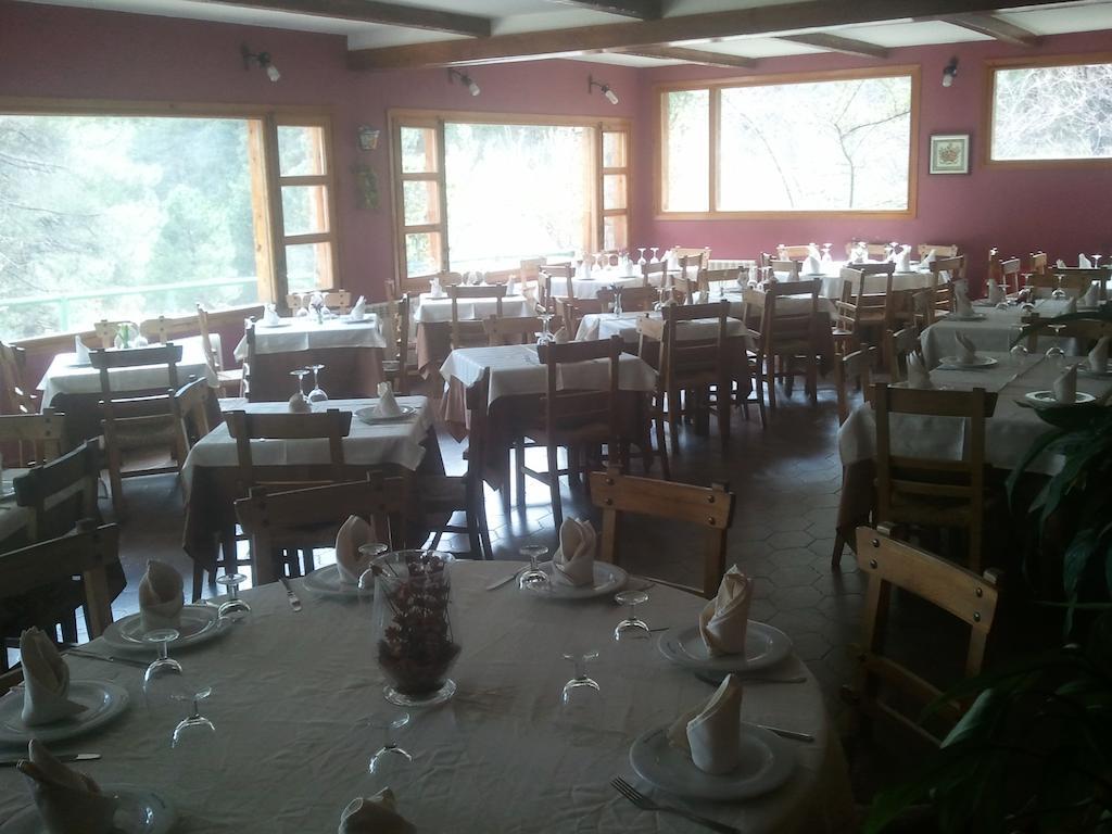 Hostal-Restaurante Fogon De Gredos Guisando Εξωτερικό φωτογραφία