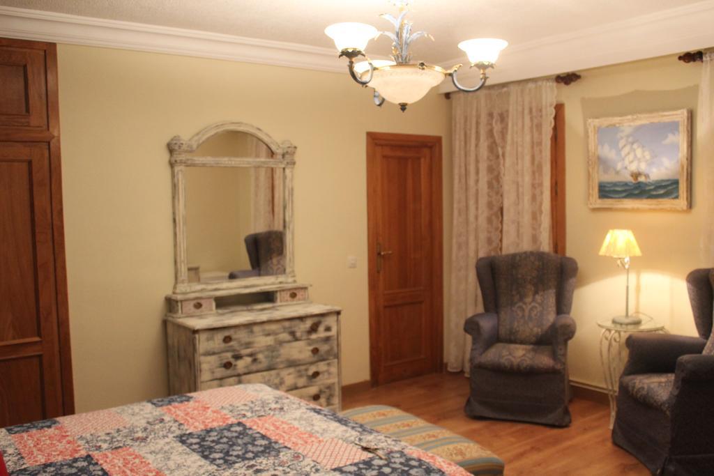 Hostal-Restaurante Fogon De Gredos Guisando Εξωτερικό φωτογραφία