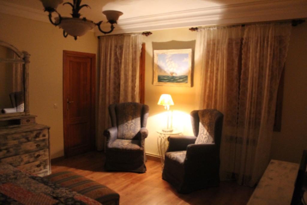 Hostal-Restaurante Fogon De Gredos Guisando Εξωτερικό φωτογραφία