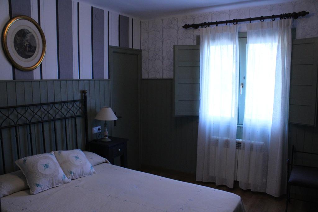 Hostal-Restaurante Fogon De Gredos Guisando Εξωτερικό φωτογραφία